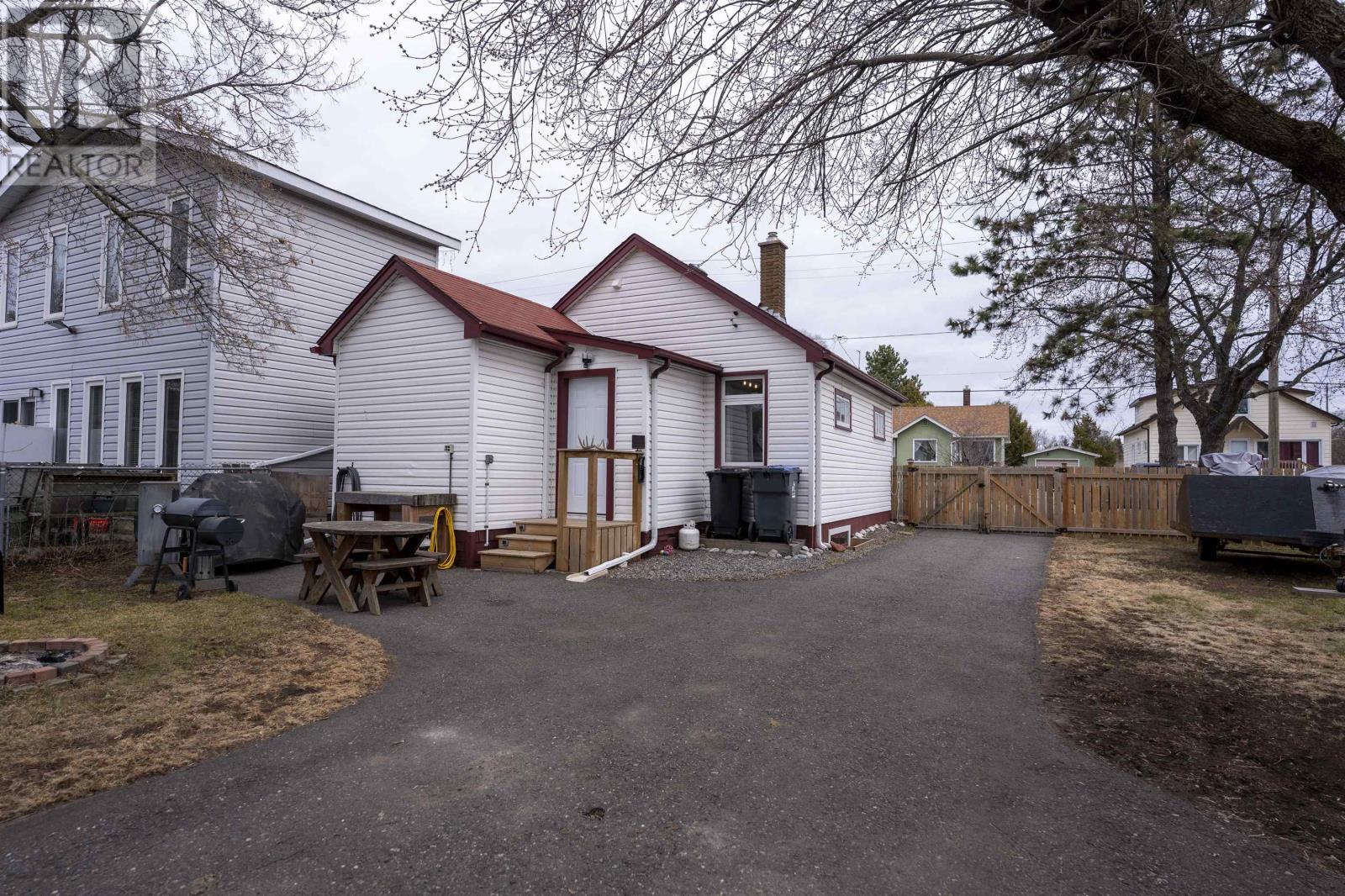 130 Rockwood AVE S, Thunder Bay, Ontario, P7B4K2 — Photo 7