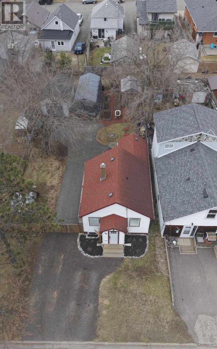 130 Rockwood AVE S, Thunder Bay, Ontario, P7B4K2 — Photo 6