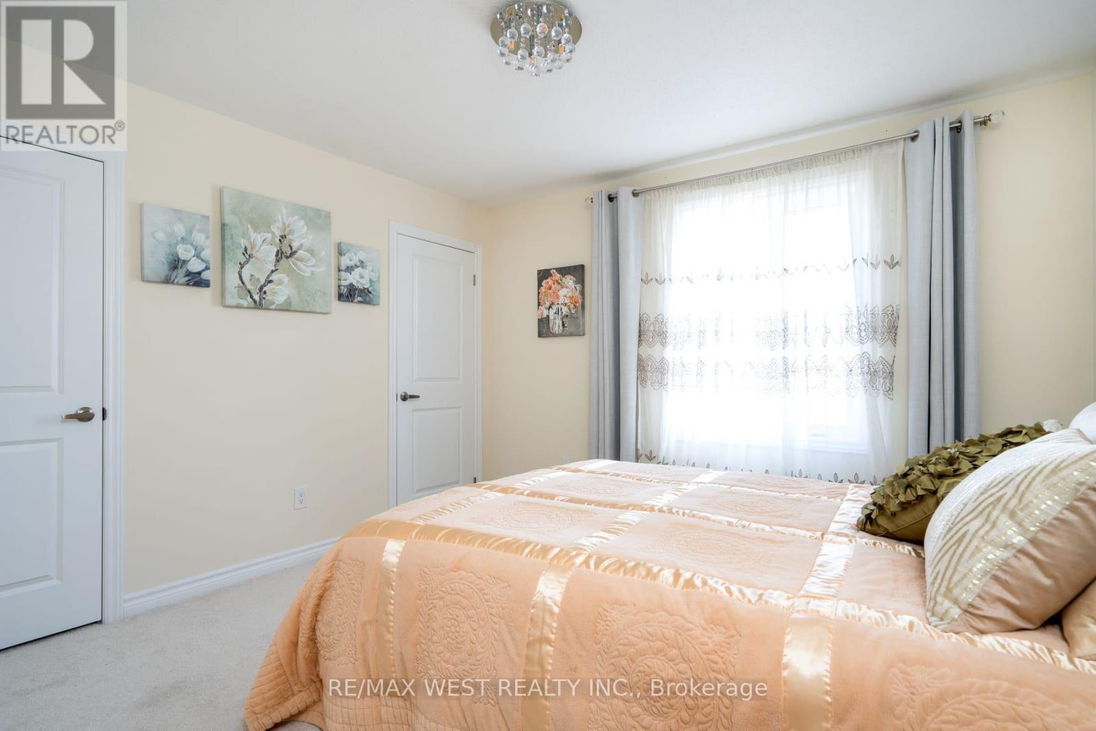 121 ALLEGRA DRIVE - 27
