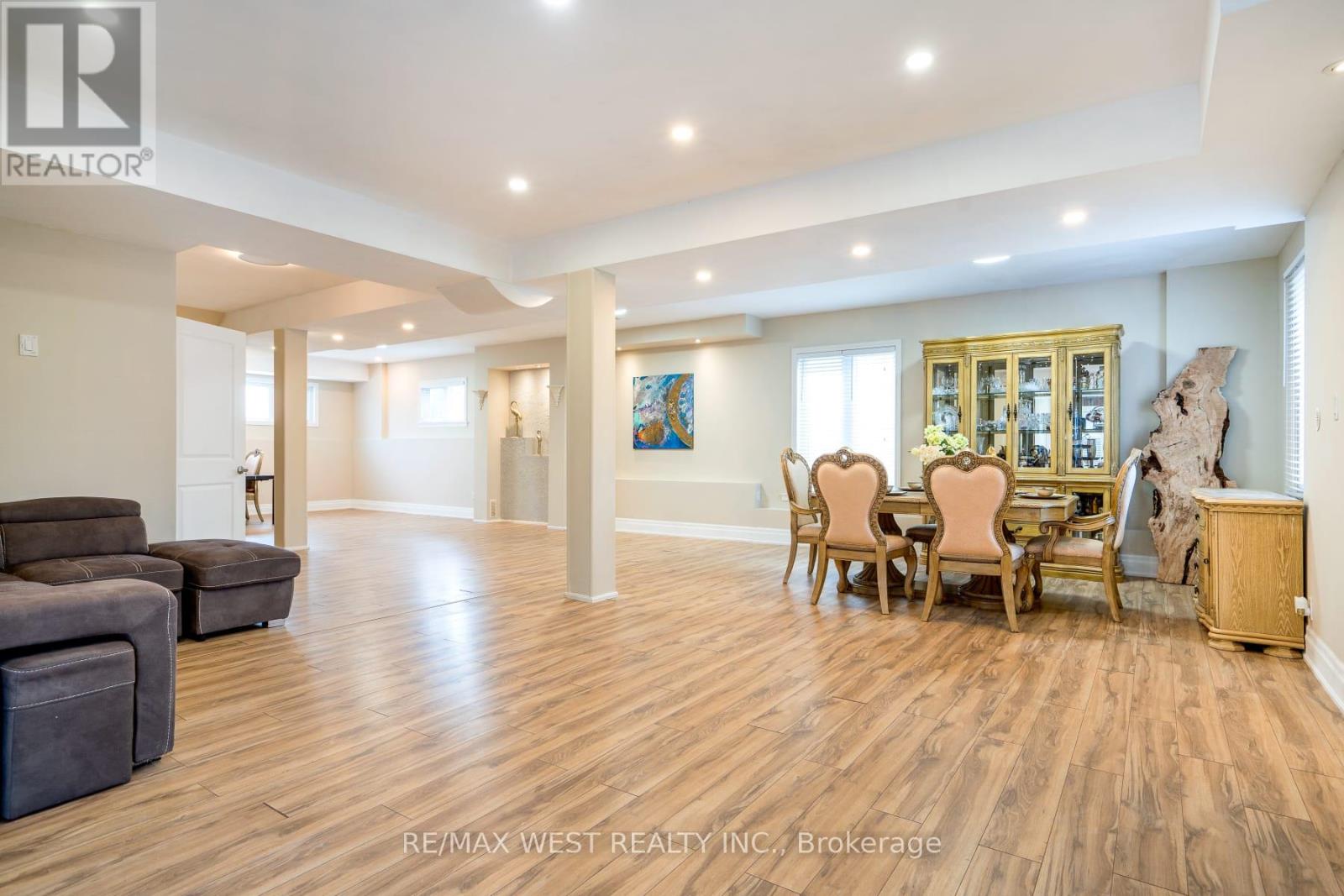 121 ALLEGRA DRIVE - 36