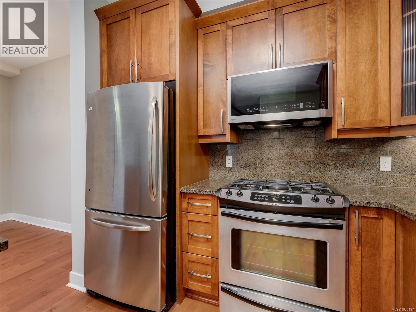 #2 1217 McKenzie St - 21