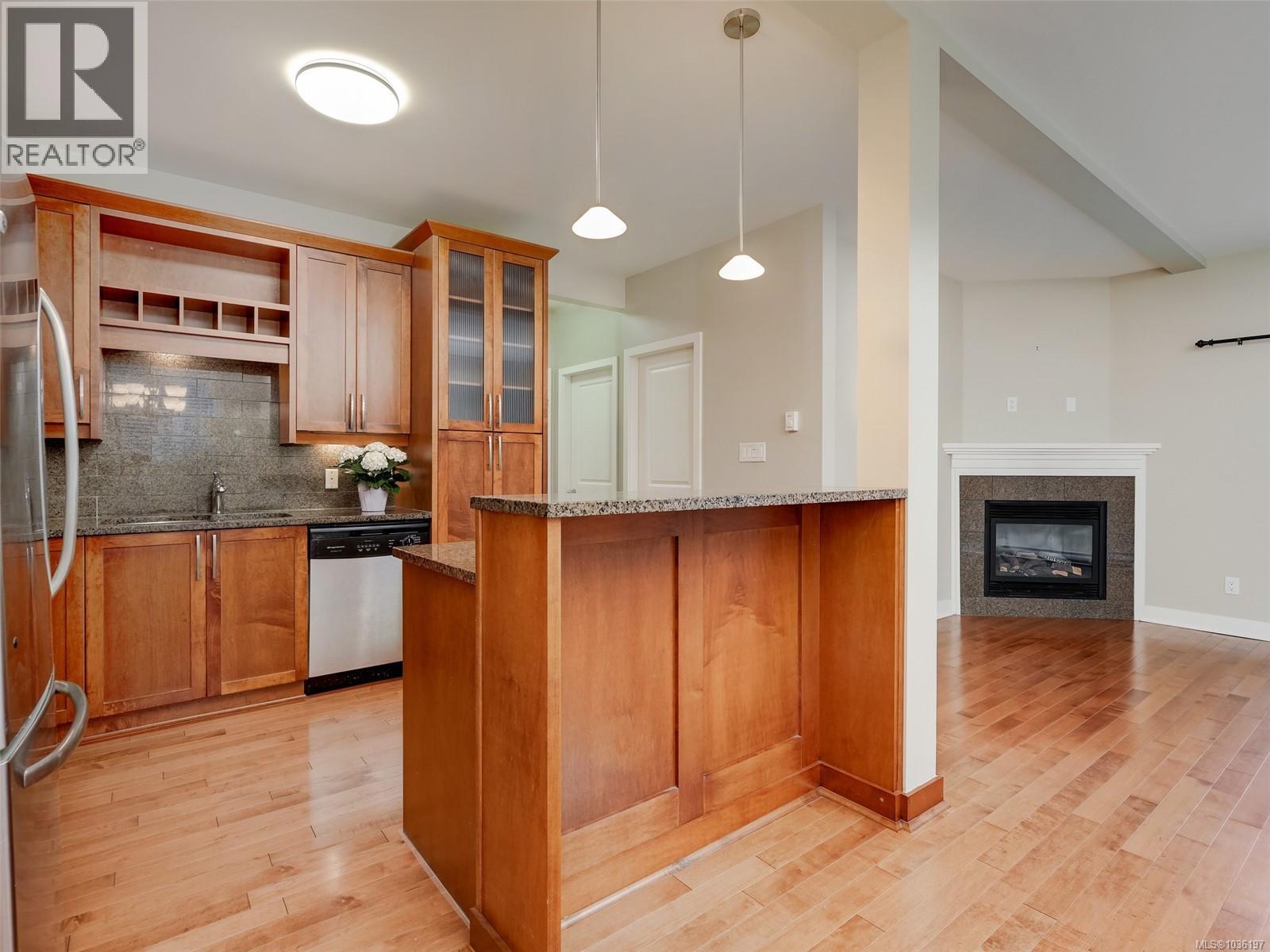 #2 1217 McKenzie St - 3
