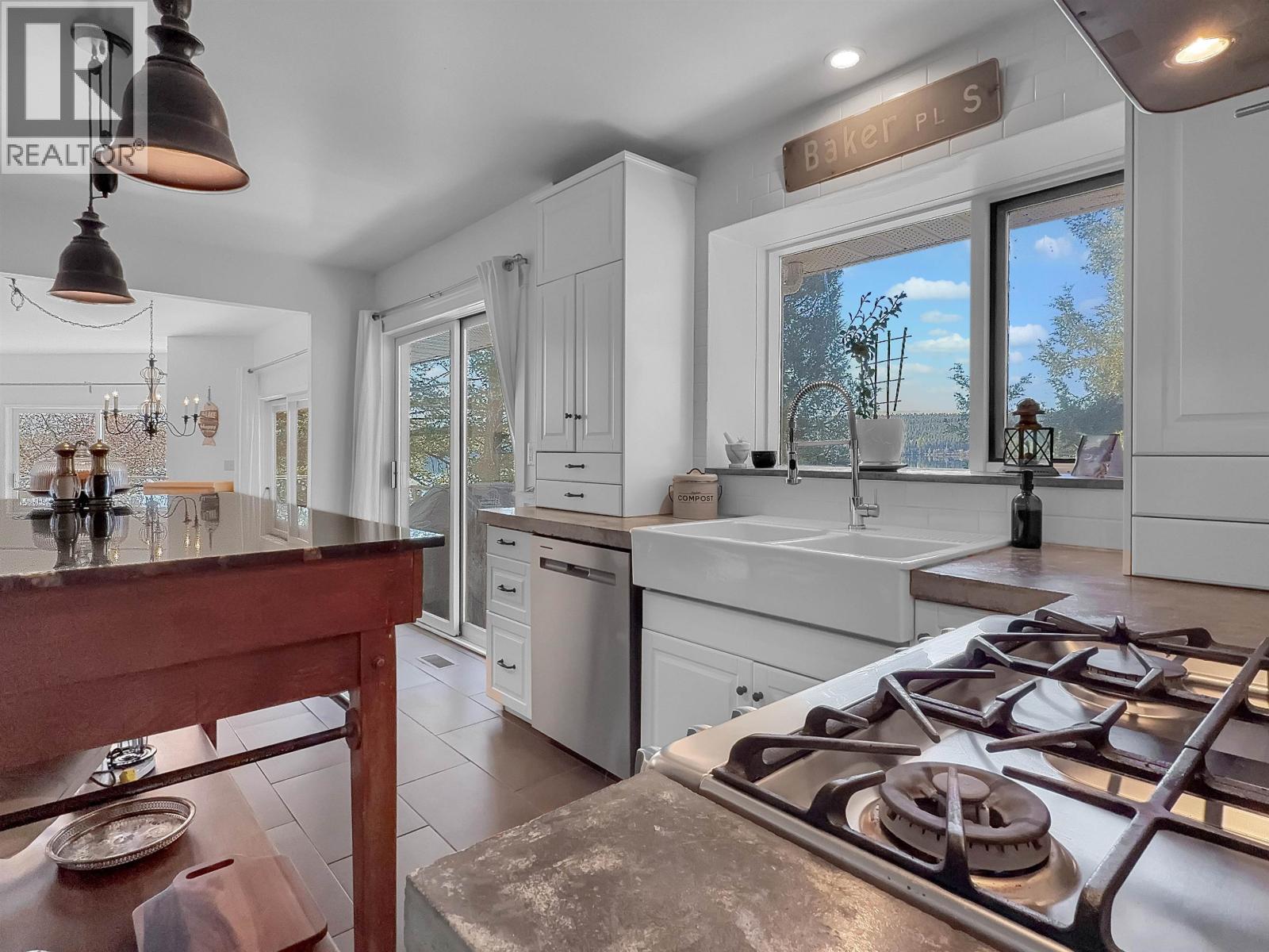 3854 EMERALD CRESCENT, Lac La Hache