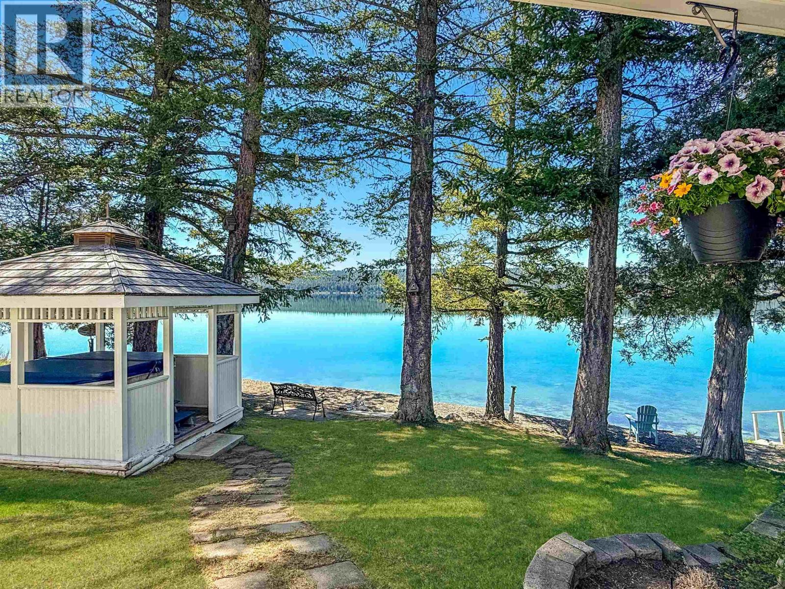 3854 EMERALD CRESCENT, Lac La Hache
