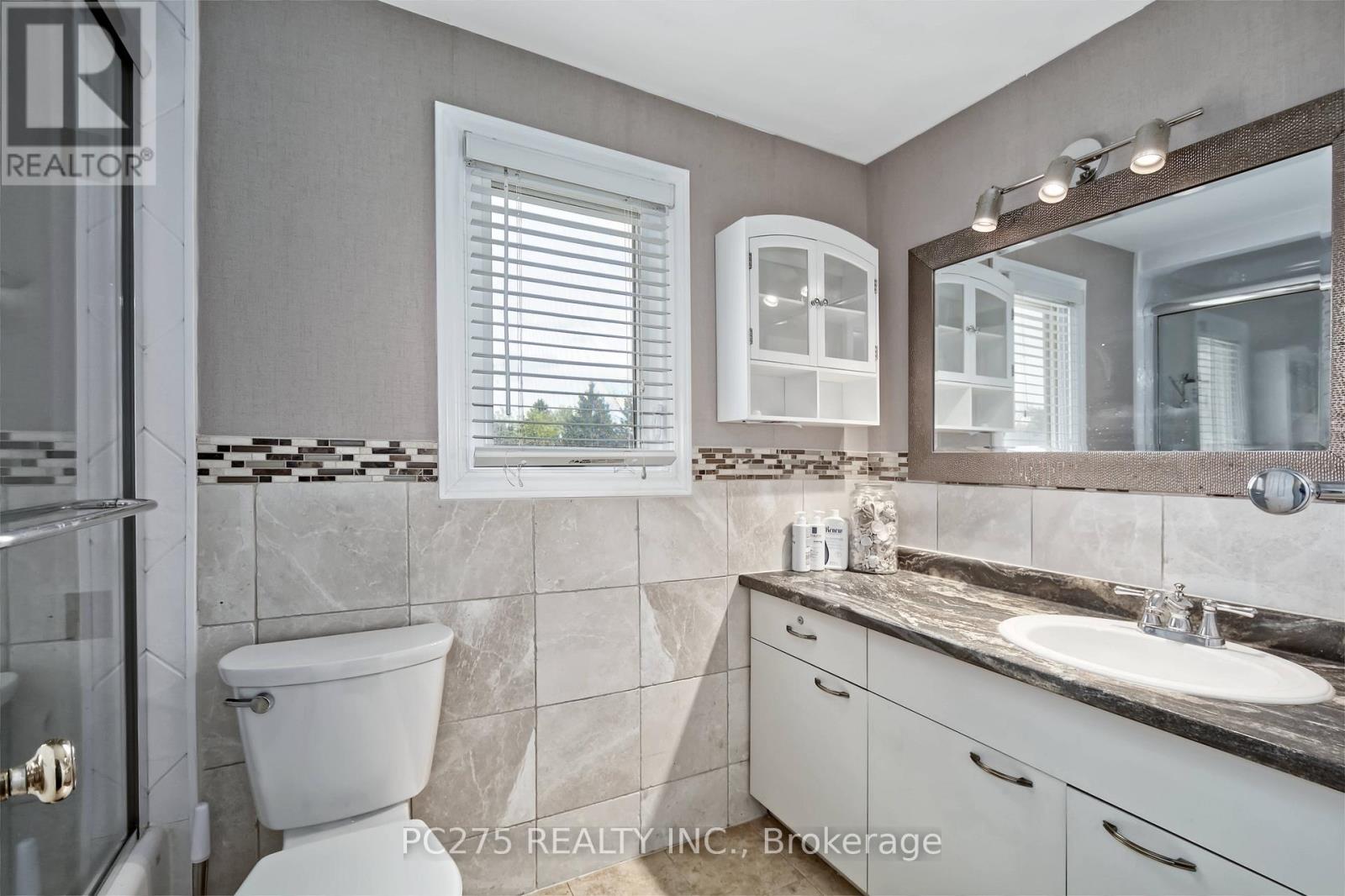 #36 141 CONDOR COURT - 18