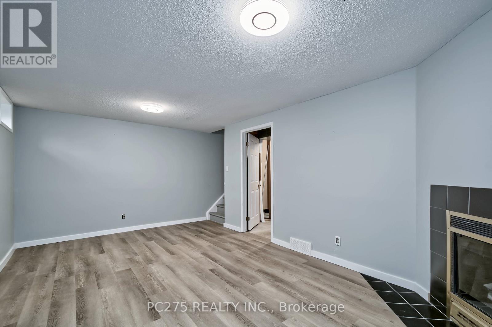 #36 141 CONDOR COURT - 28