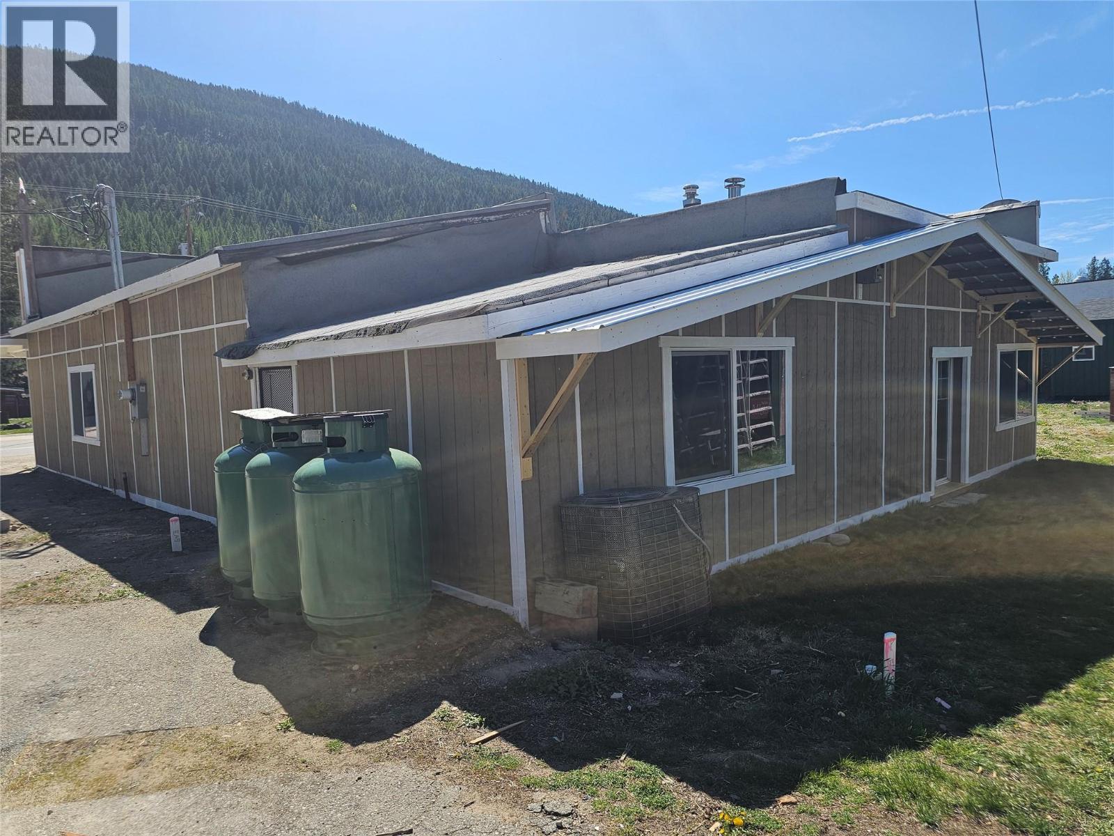 5851 33 Highway - 15
