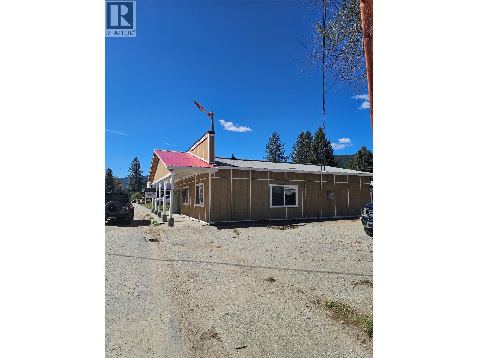 5851 33 Highway - 2