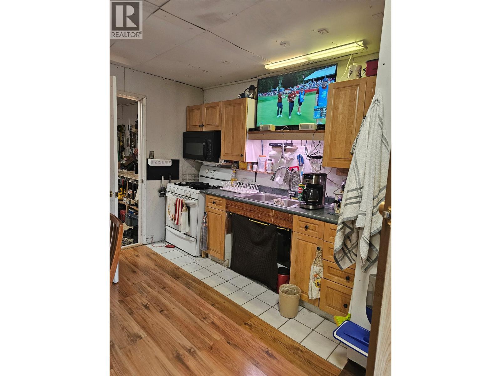 5851 33 Highway - 23