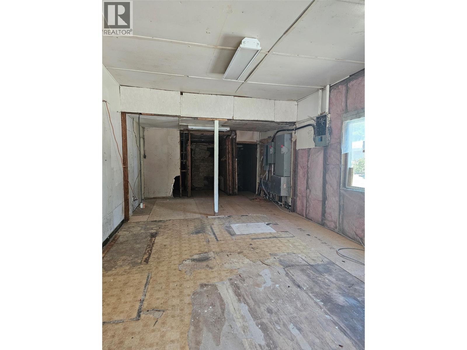 5851 33 Highway - 3