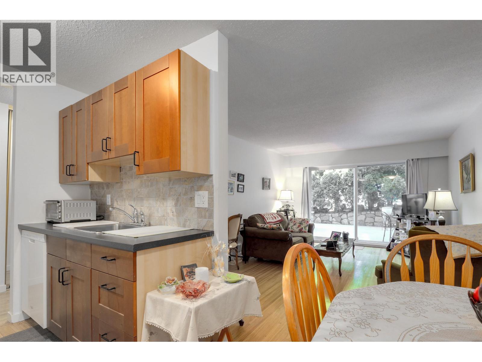104 135 W 21ST STREET — photo 3