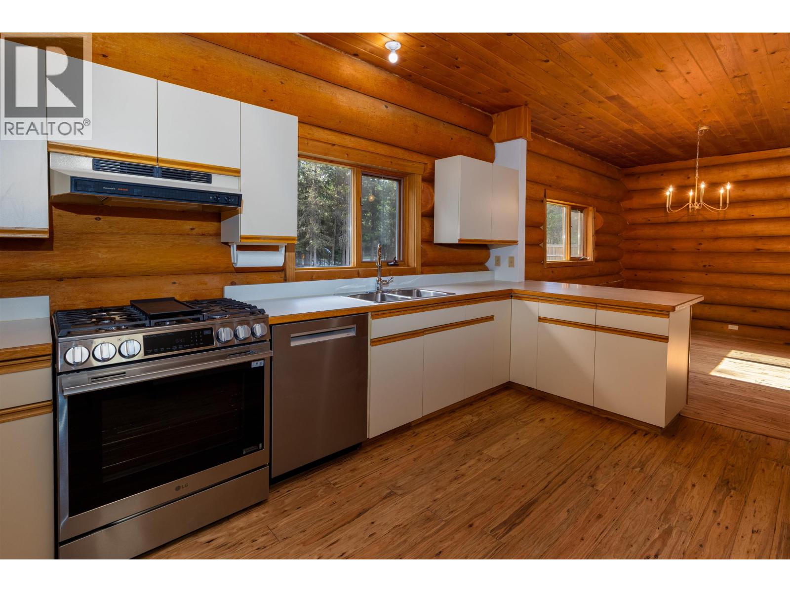 3902 SPRING CREEK DRIVE - Image 2