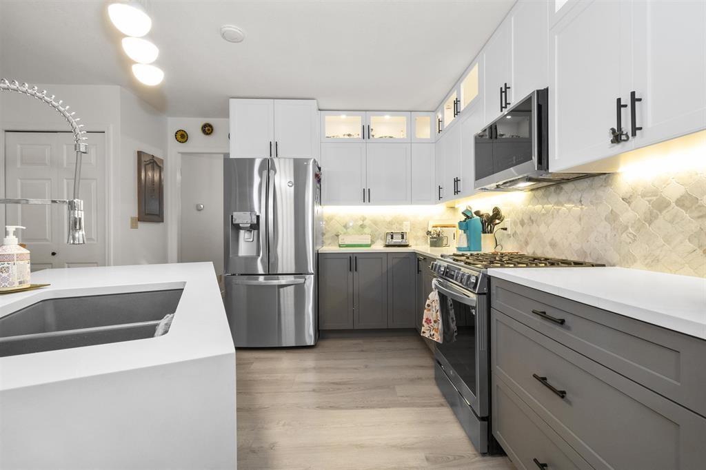 3 9515 WOODBINE STREET, Chilliwack Proper East, Chilliwack