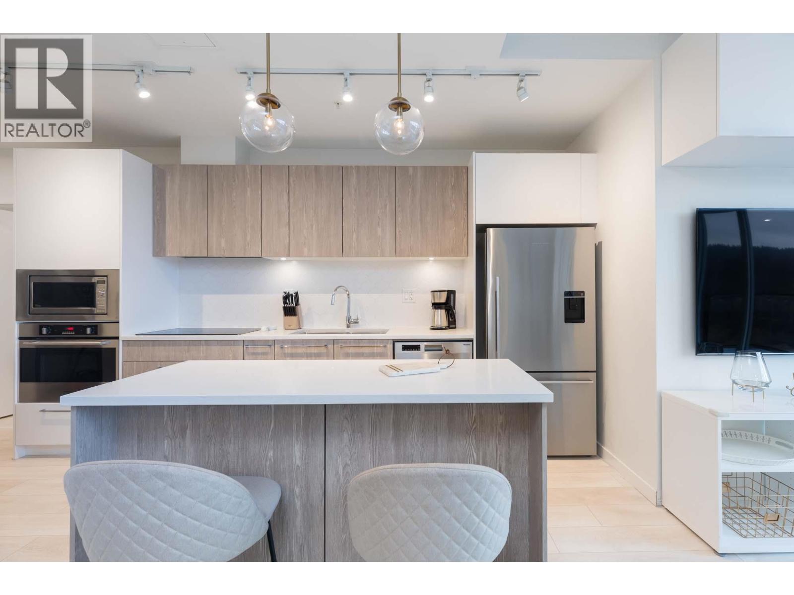3 Bed, 2 Bath House for Rent in Coquitlam – 2202 691 NORTH ROAD, Coquitlam – MLS# R3121386 - Image 2