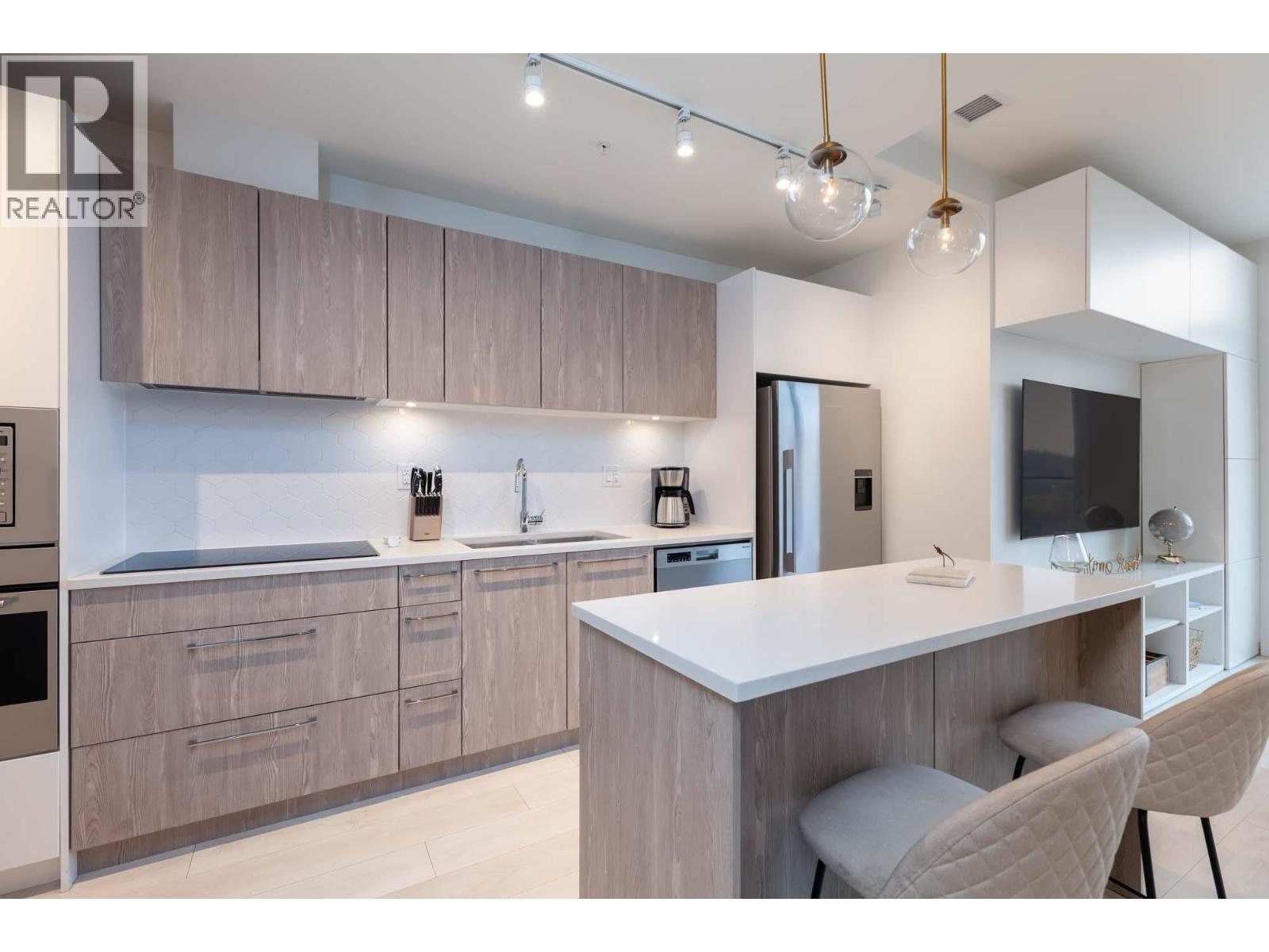 3 Bed, 2 Bath House for Rent in Coquitlam – 2202 691 NORTH ROAD, Coquitlam – MLS# R3121386 - Image 13