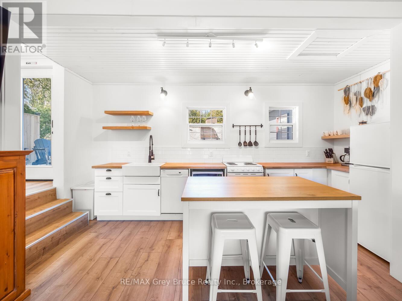 59 SIMPSON AVENUE - 11