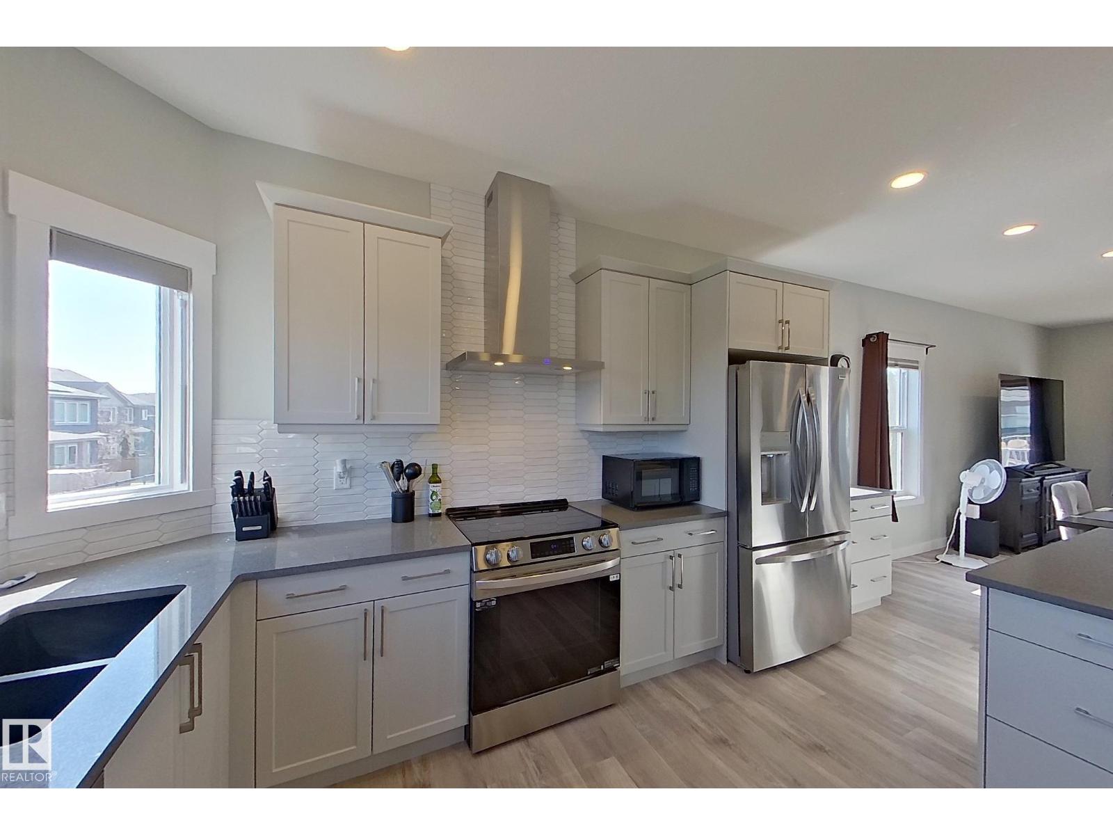 #33 150 EVERITT DR, St. Albert