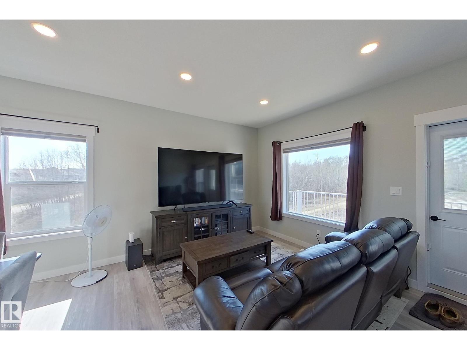 #33 150 EVERITT DR, St. Albert