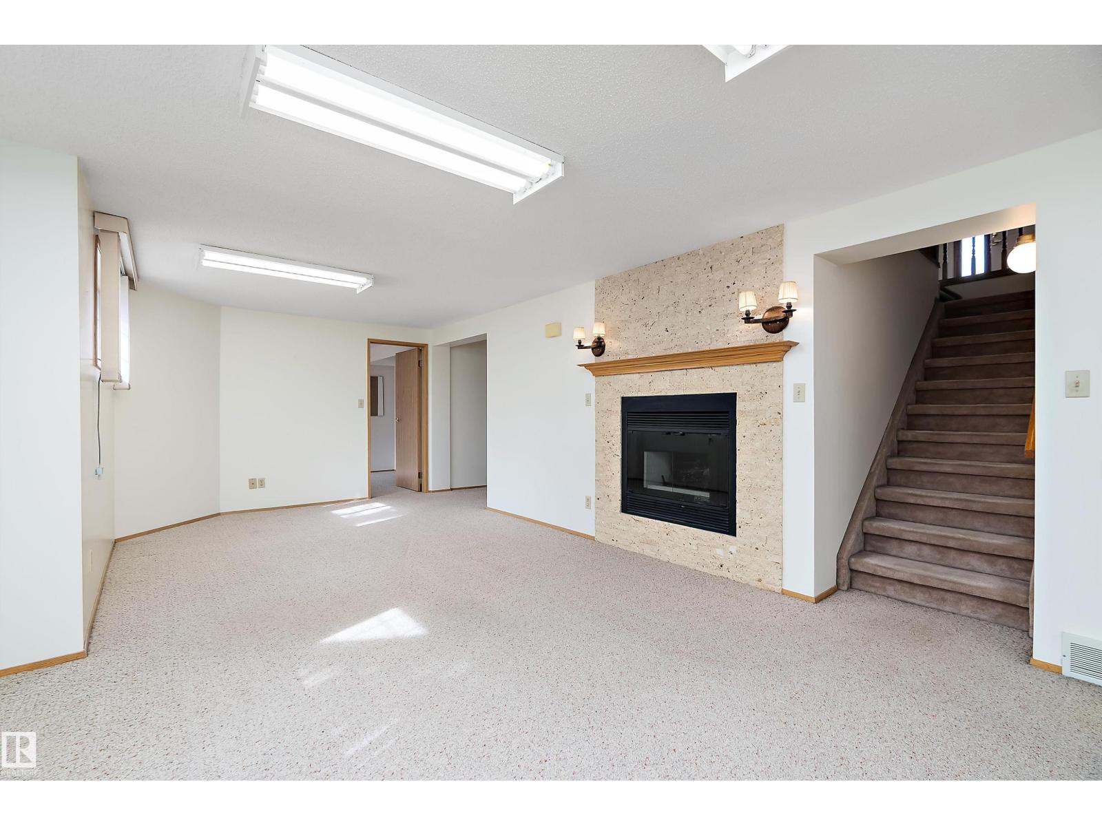 #45 903 109 ST NW, Edmonton