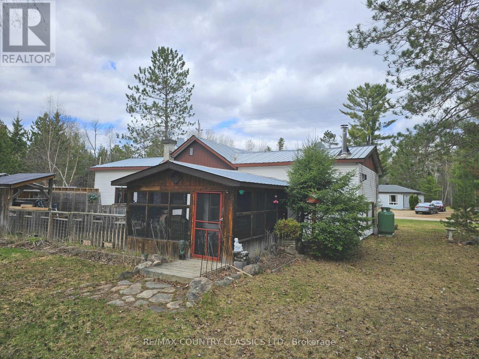 795 RIVERSIDE DRIVE - Image 3