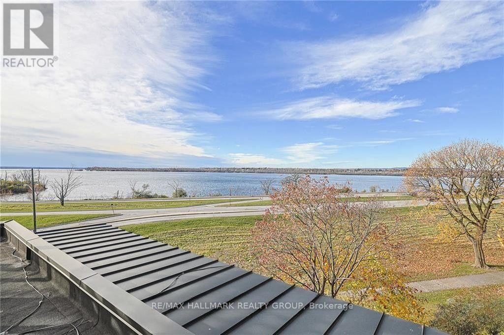 2167 RICE AVENUE - 36