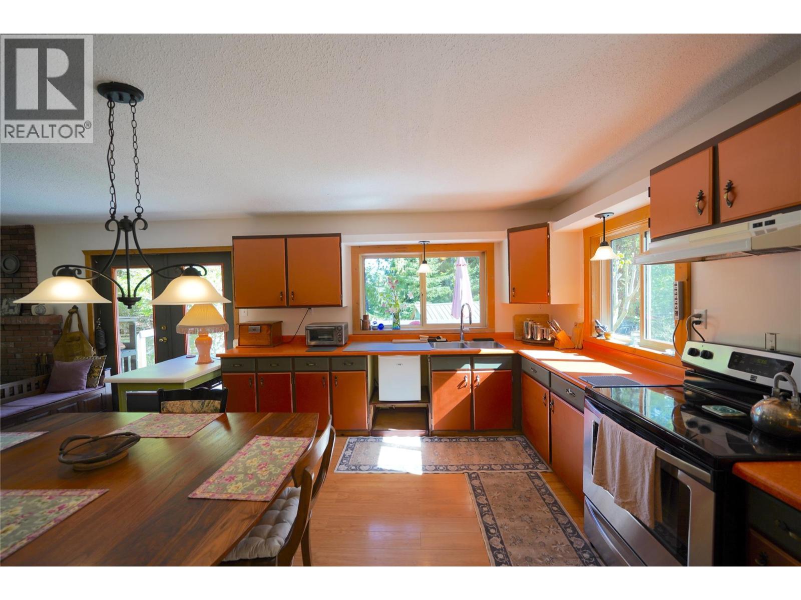 281 Iwanik Road, Procter