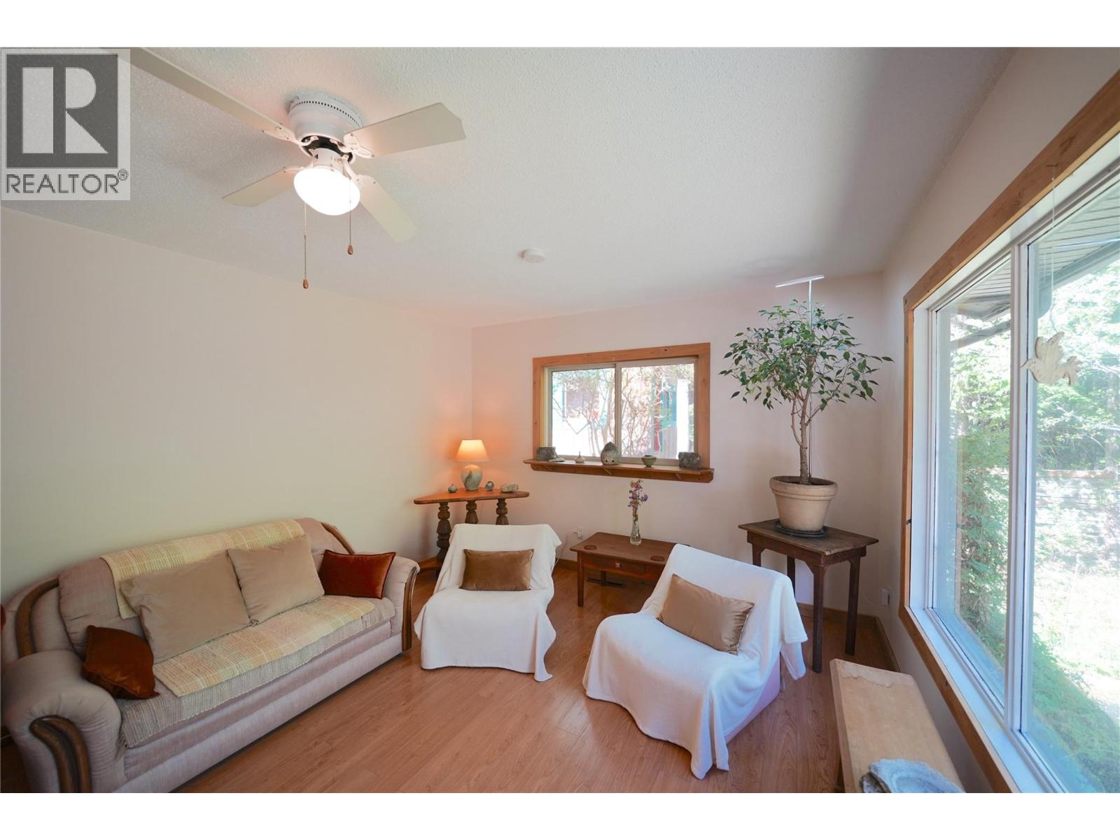 281 Iwanik Road, Procter