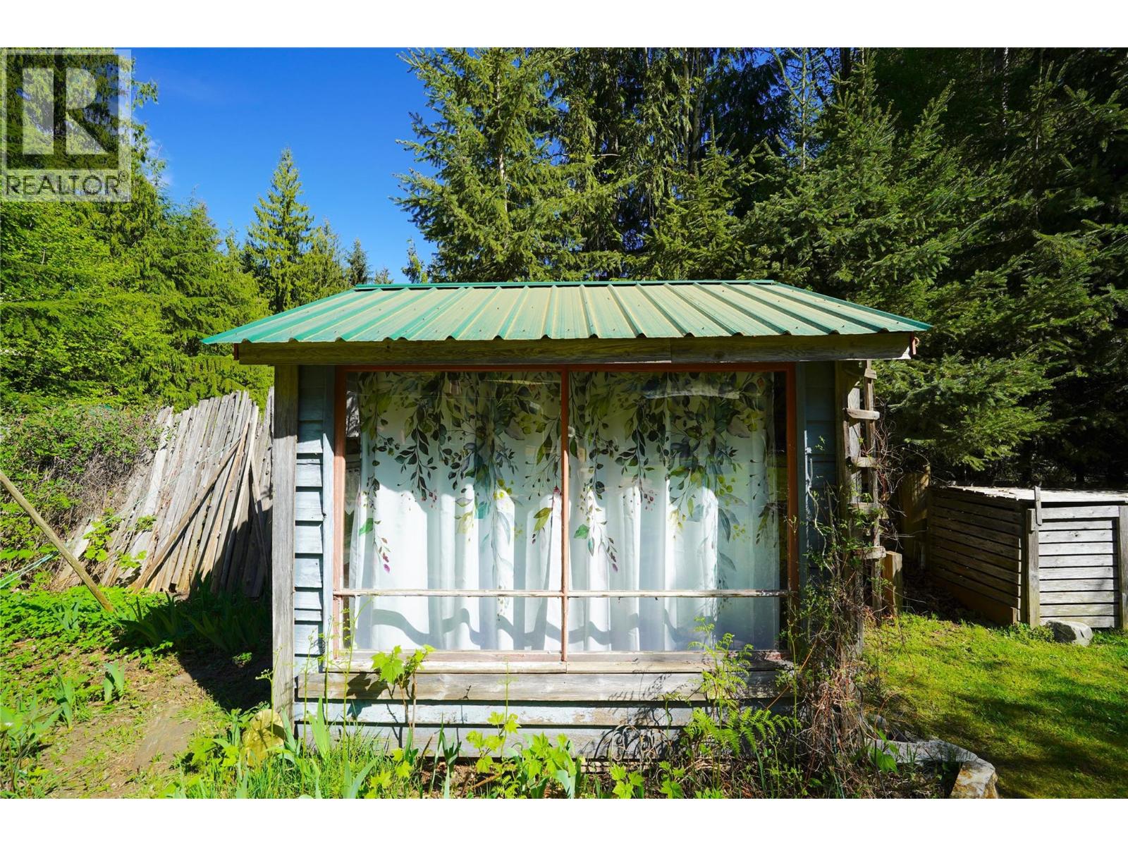 281 Iwanik Road, Procter