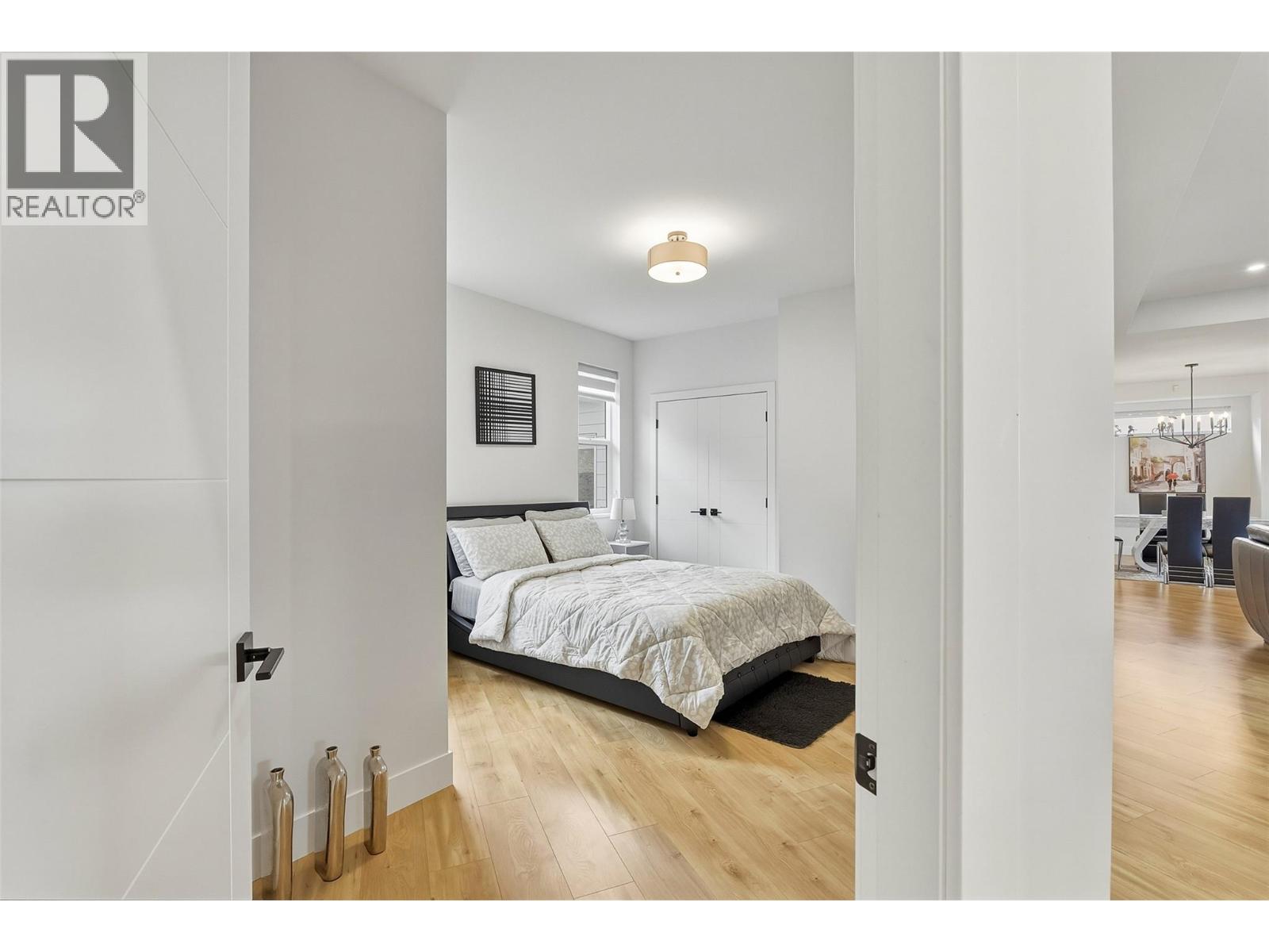 2405 TALBOT Place - 31