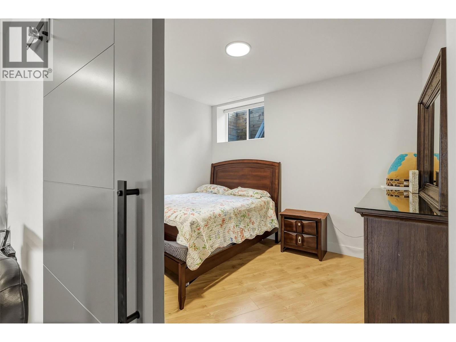 2405 TALBOT Place - 37