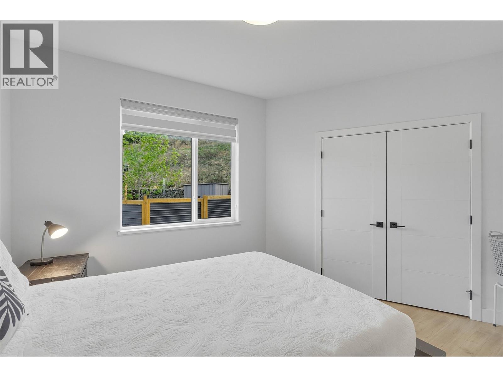 2405 TALBOT Place - 35