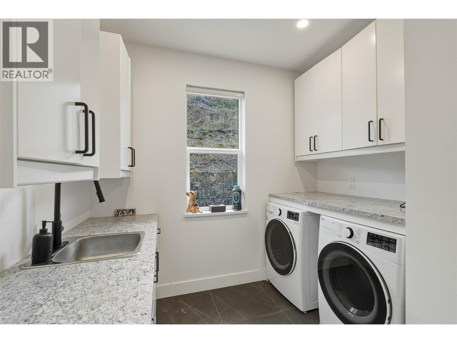 2405 TALBOT Place - 30