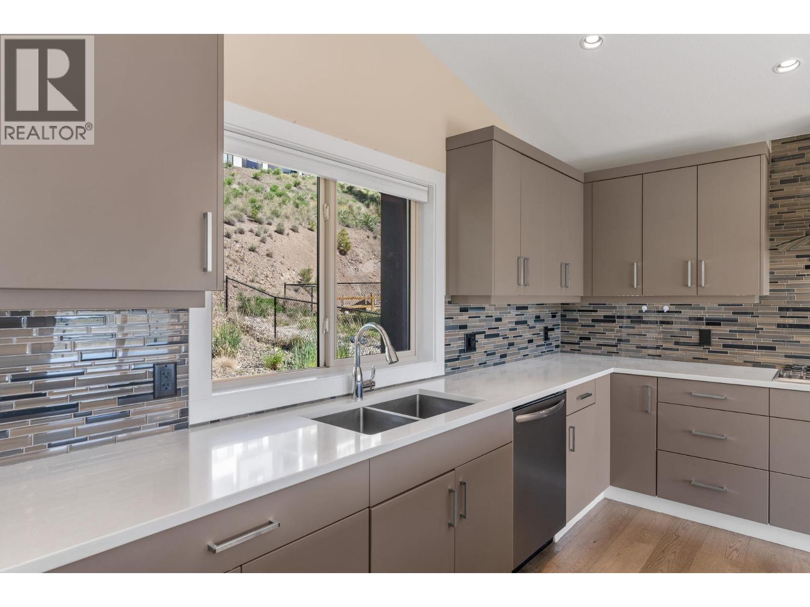 2604 Paramount Drive - 5