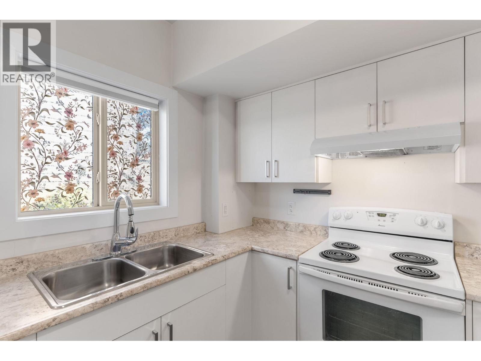 2604 Paramount Drive - 32