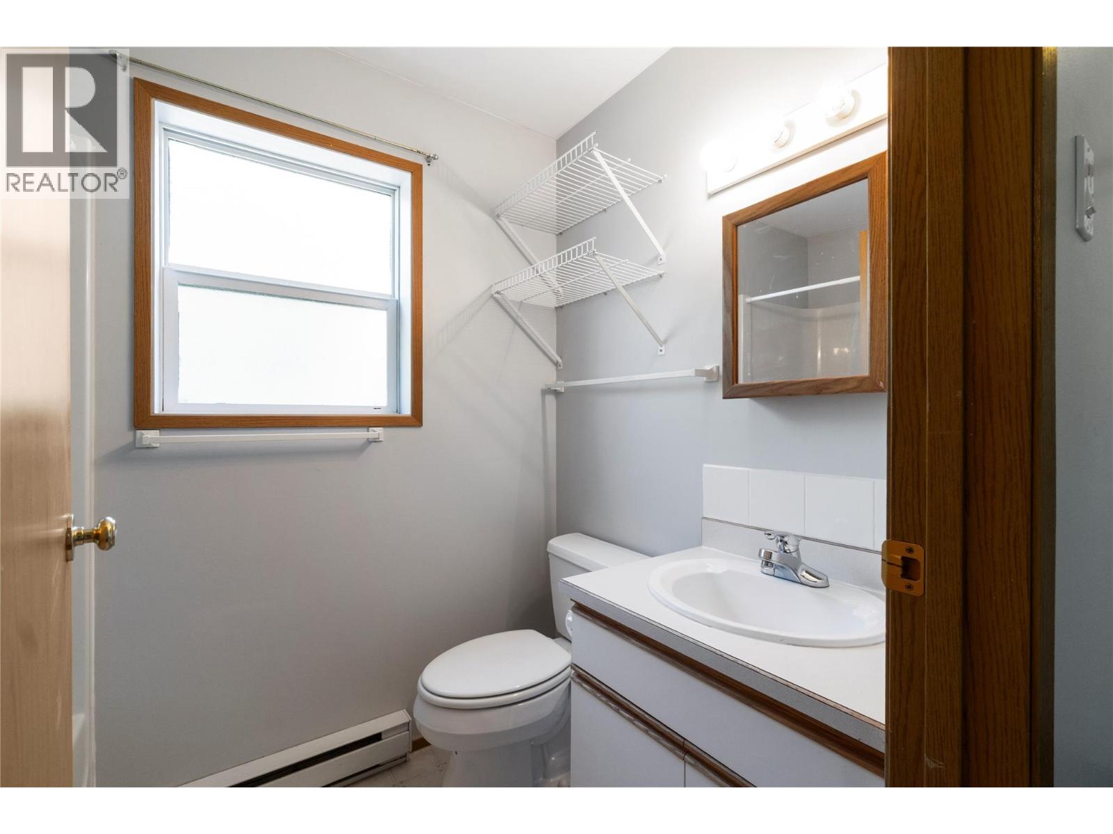  7020 51 Street Northeast, Salmon Arm