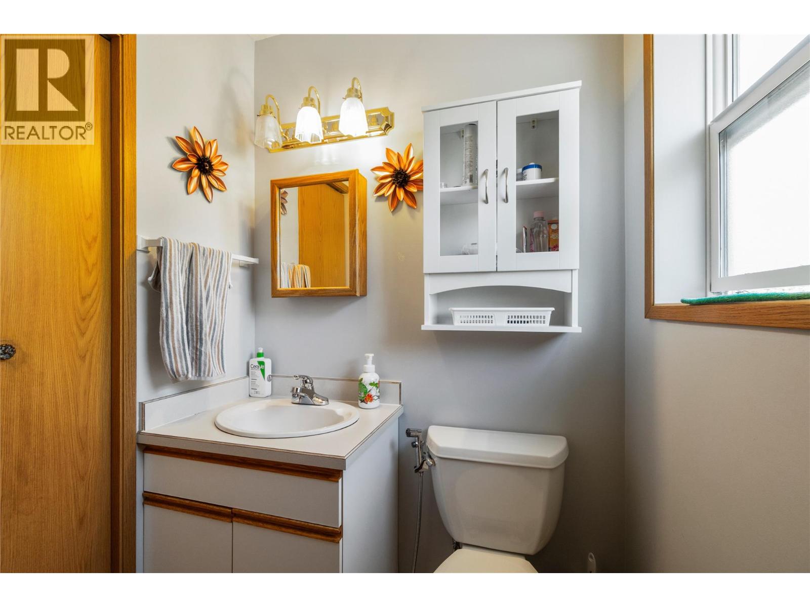  7020 51 Street Northeast, Salmon Arm