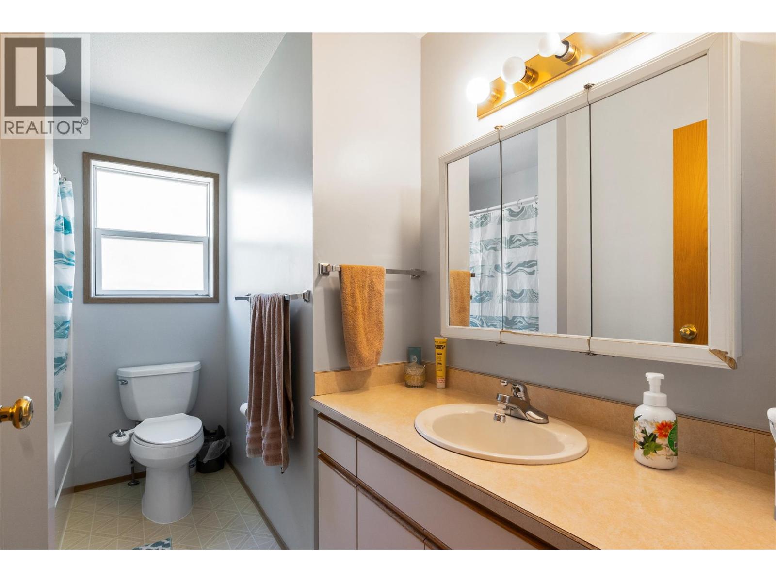7020 51 Street NE - 31