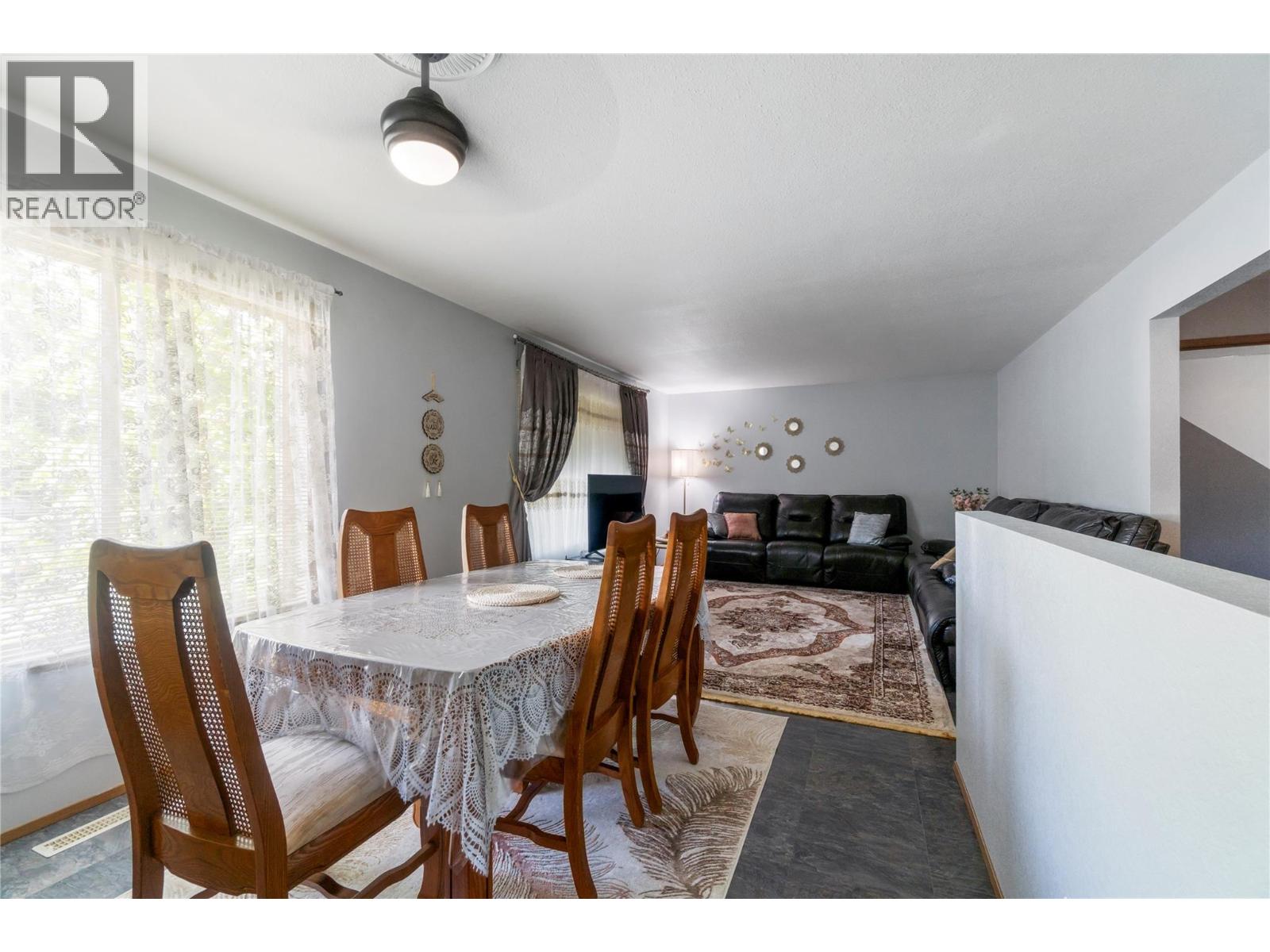  7020 51 Street Northeast, Salmon Arm