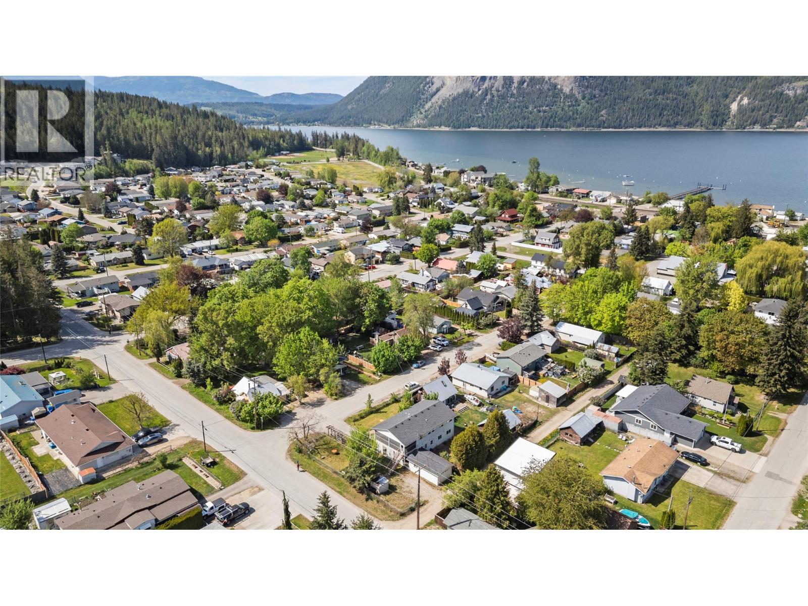  7020 51 Street Northeast, Salmon Arm