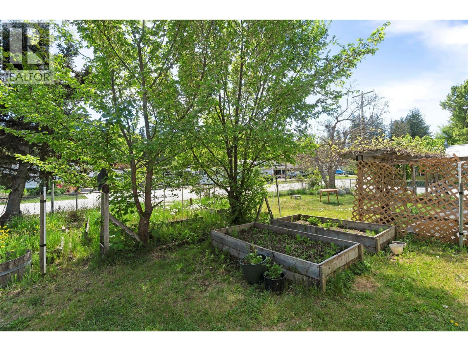  7020 51 Street Northeast, Salmon Arm