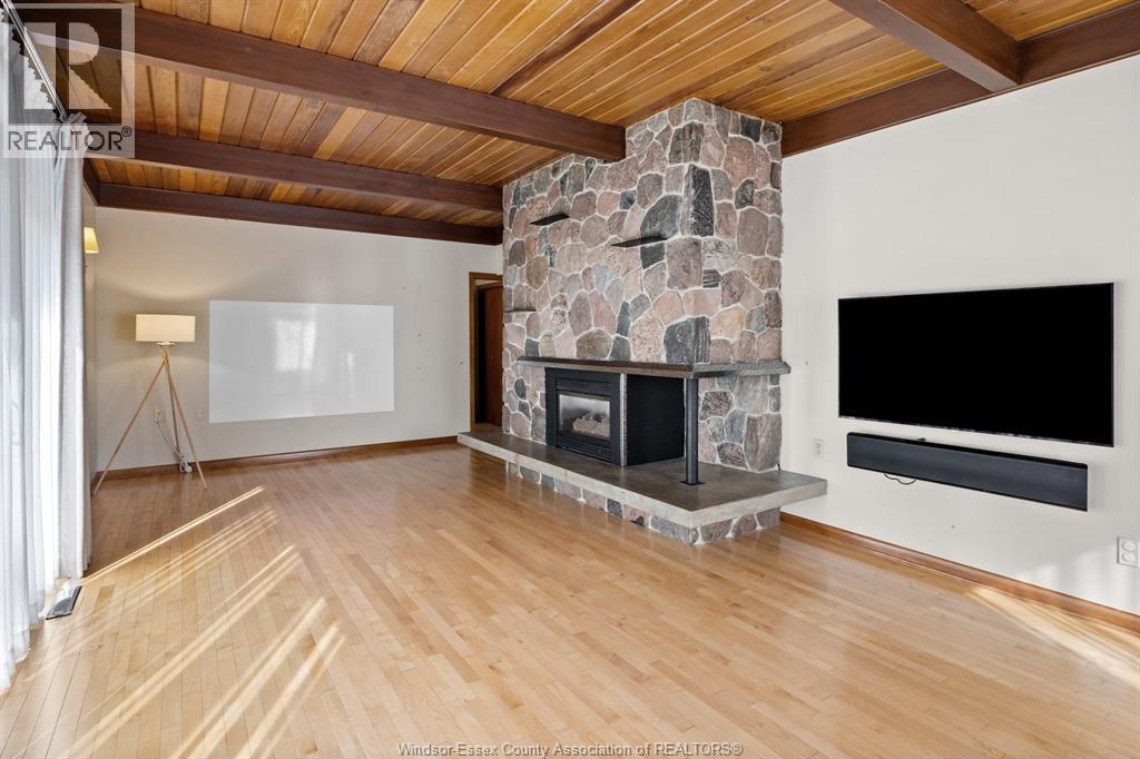3760 VICTORIA BOULEVARD - 13