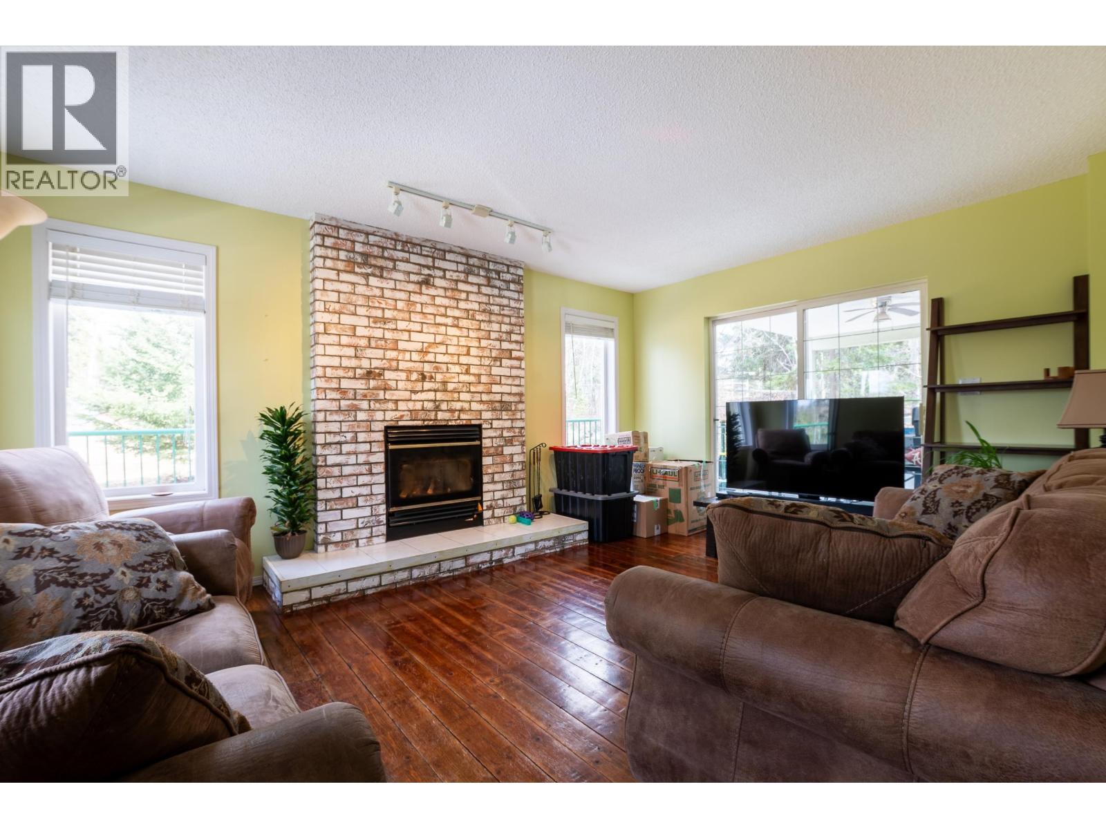 9200 SAMSON ROAD - 6