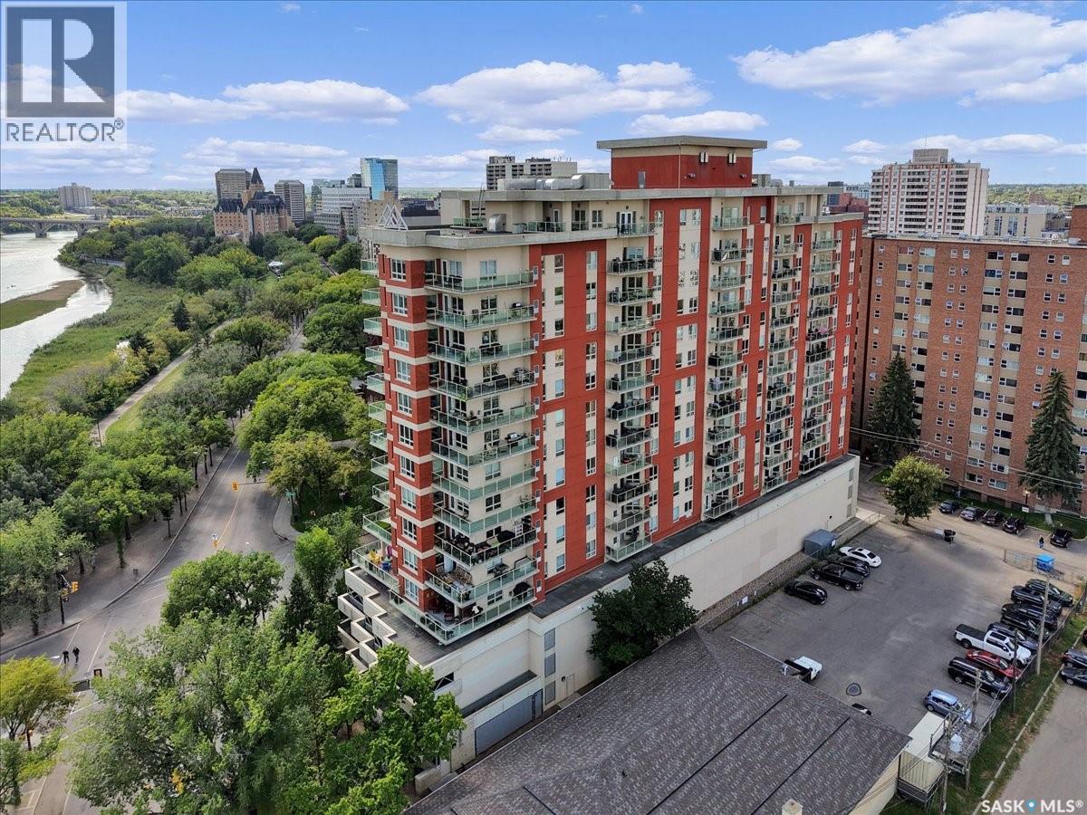 #909 902 Spadina CRESCENT E - 36