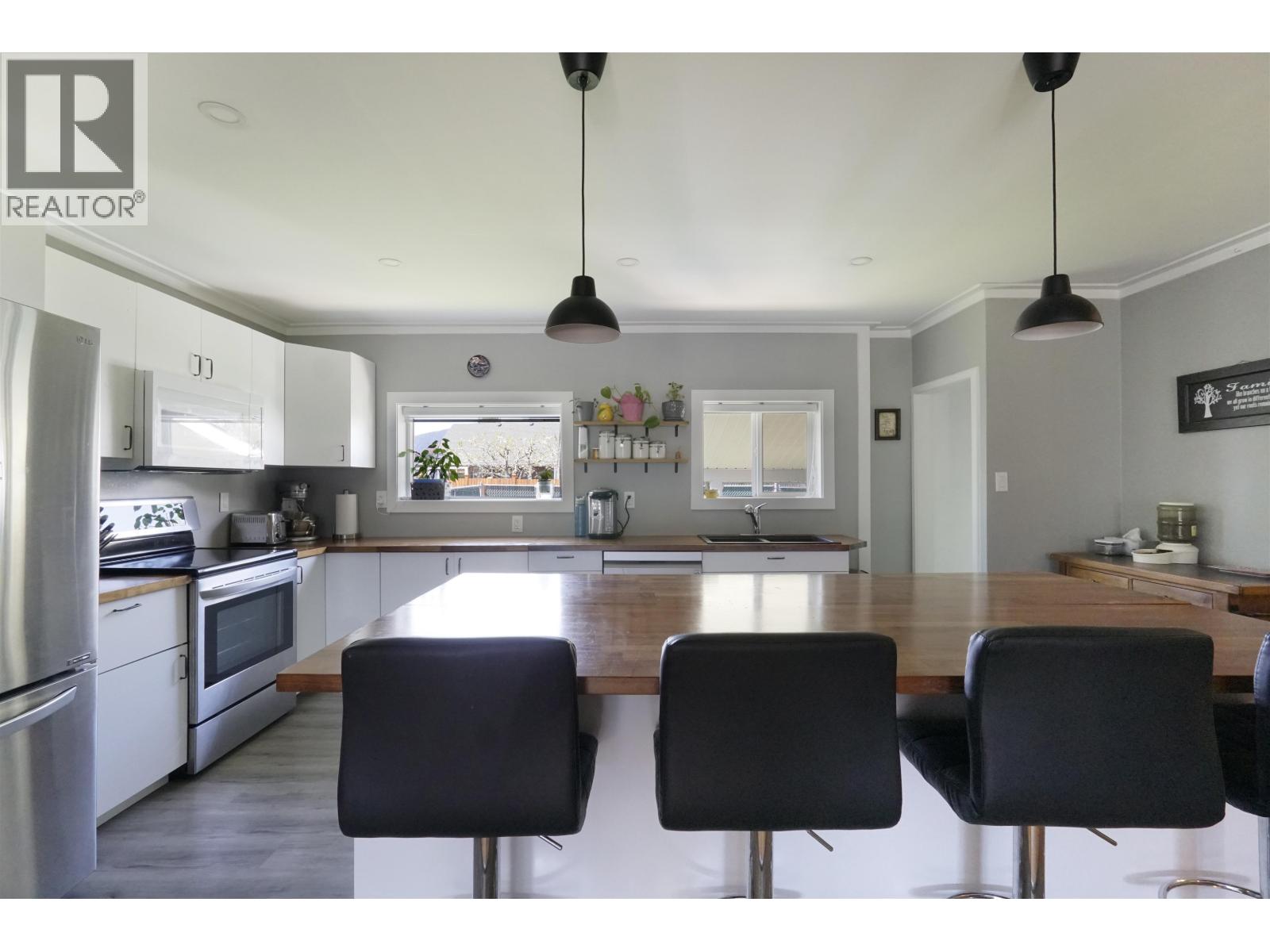 33 WOHLER STREET - 5