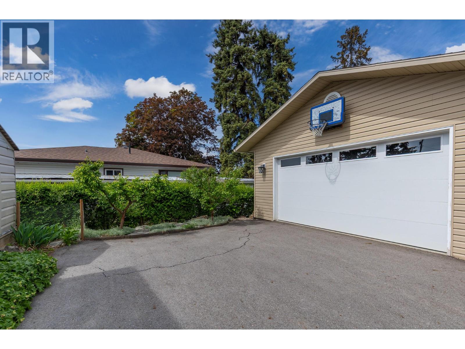 3900 14 Street, Vernon