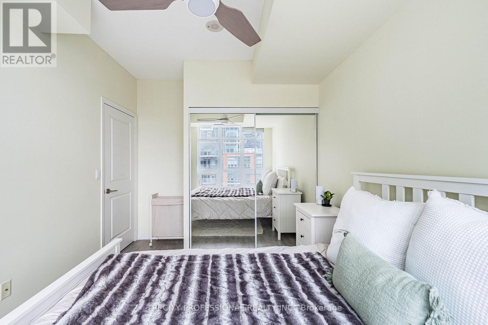 #1713 85 E LIBERTY STREET - 27