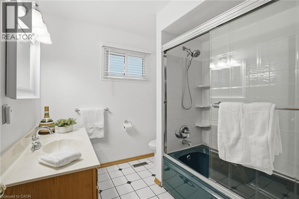 2127 LARABEE Court, Burlington, Ontario, L7P3S3 — Photo 33
