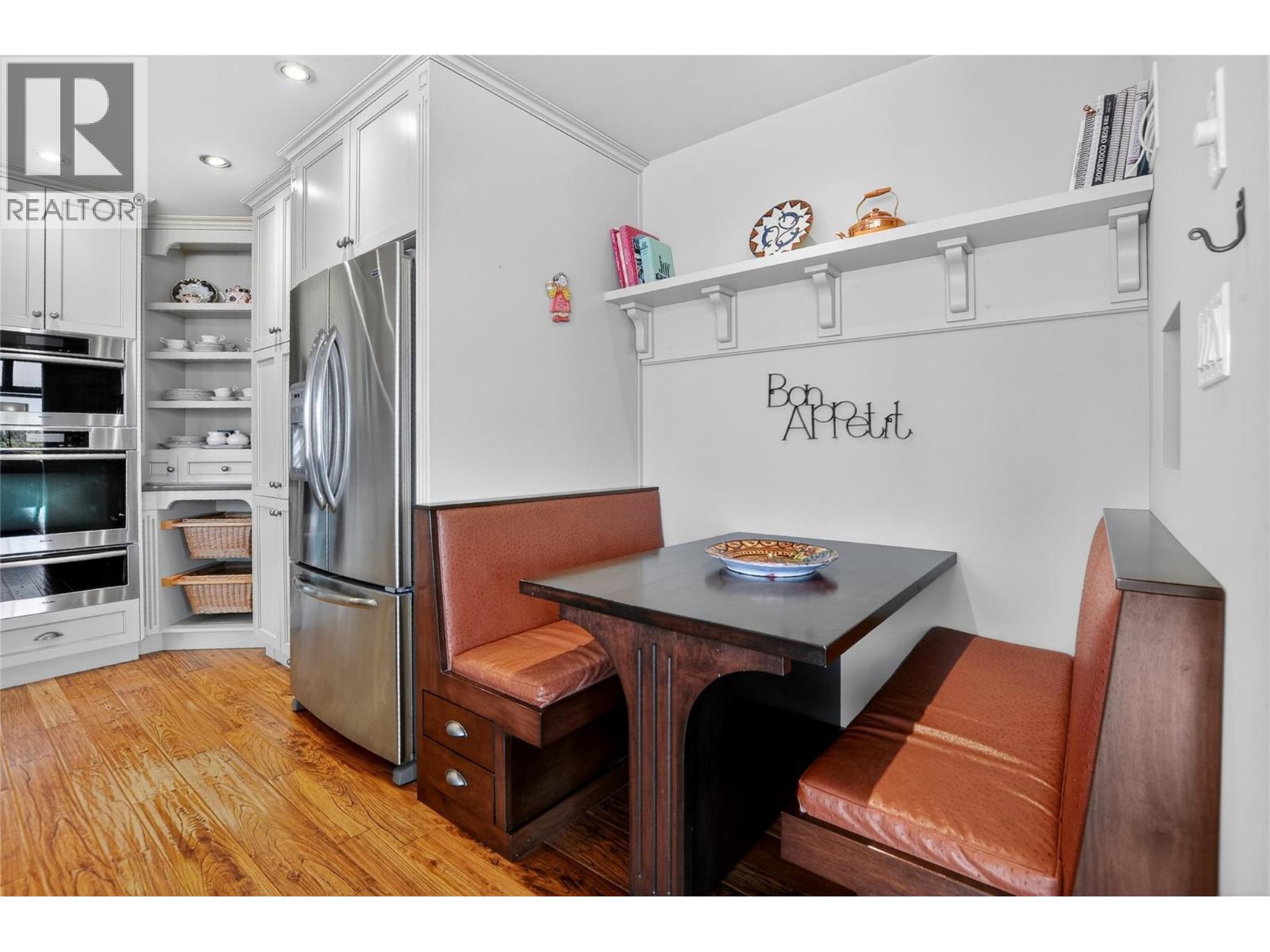 660 Pineview Drive - 13