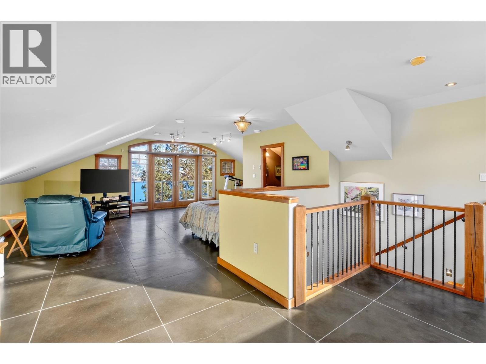 660 Pineview Drive - 26