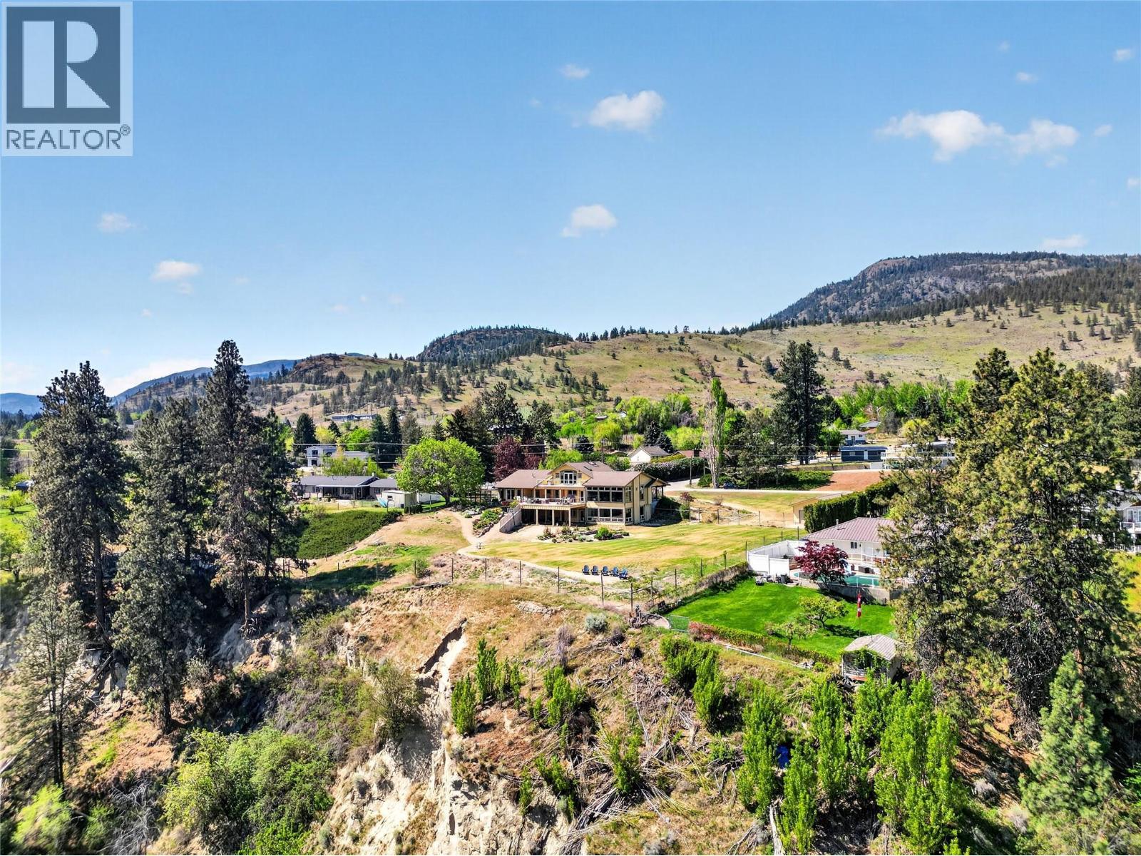 660 Pineview Drive - 3